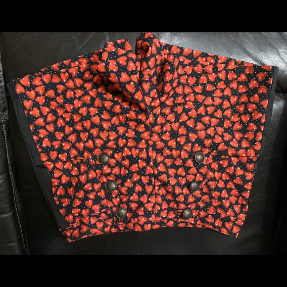 Disney Pants - ⭐️ Red Heart Shorts - Alice Through The Looking Glass Disney -Size 2 /XXS